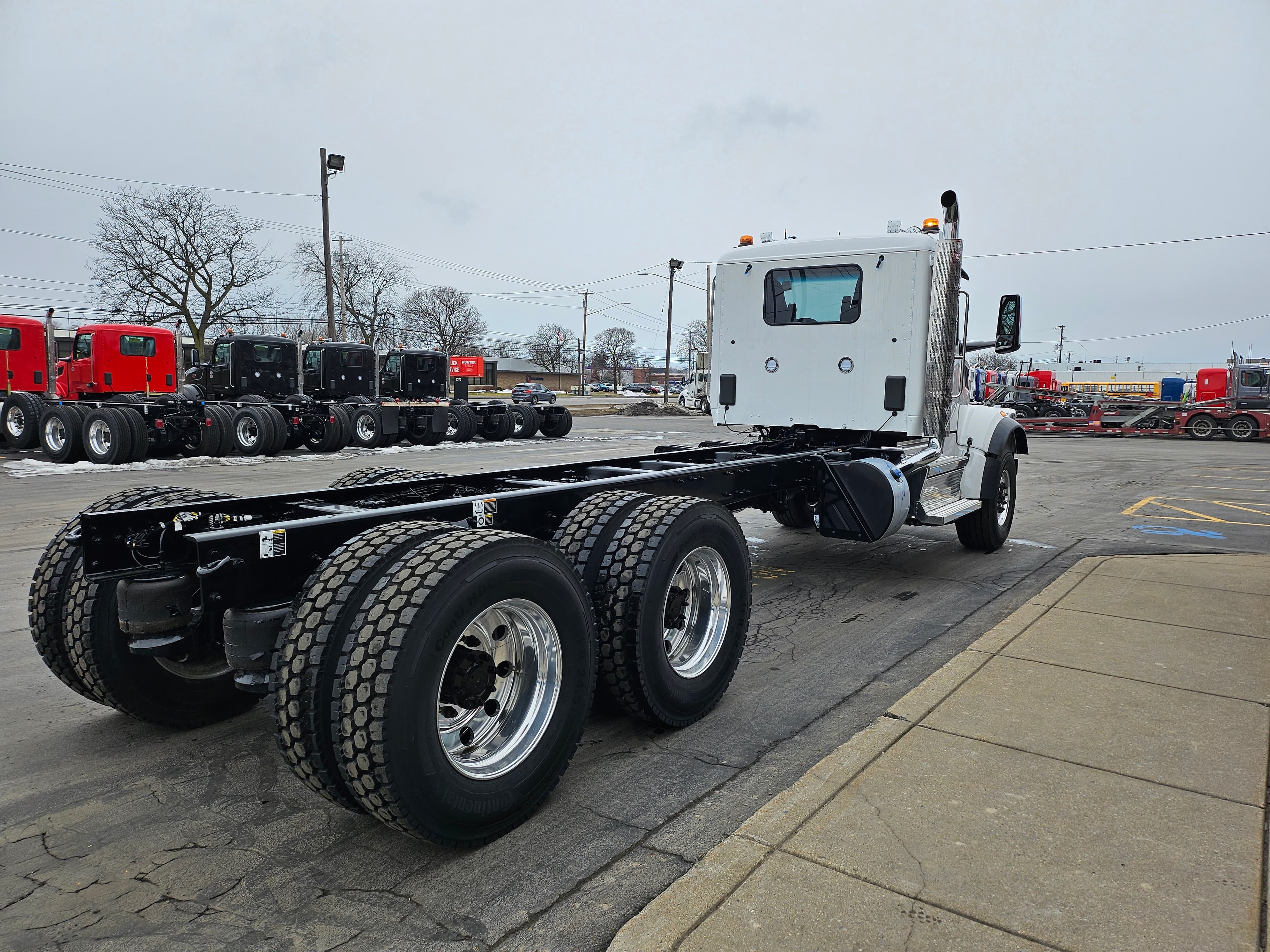 2025 Peterbilt 567 in BUFFALO, NY — photo 4