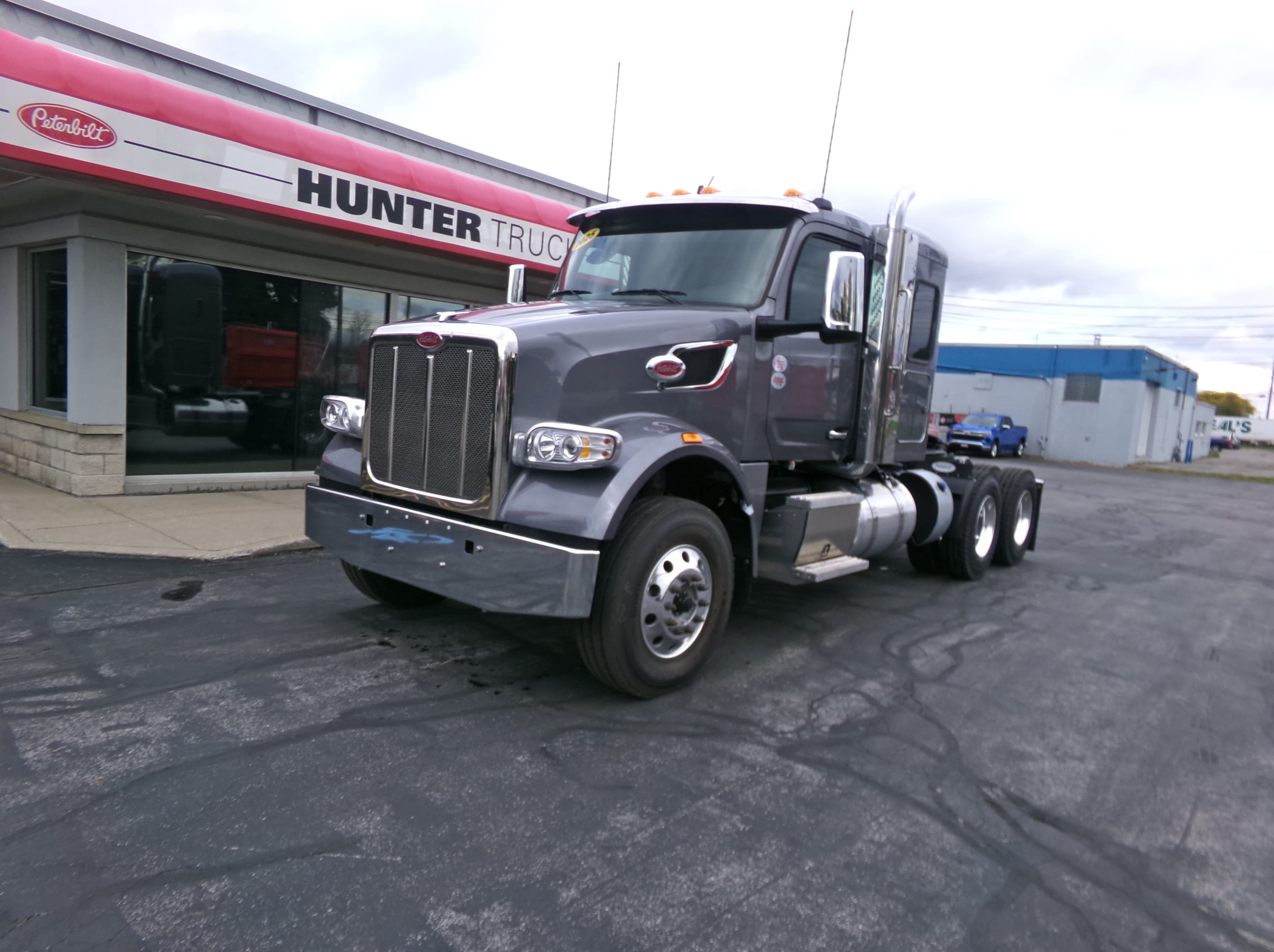 2025 Peterbilt 567 in BUFFALO, NY — photo 2