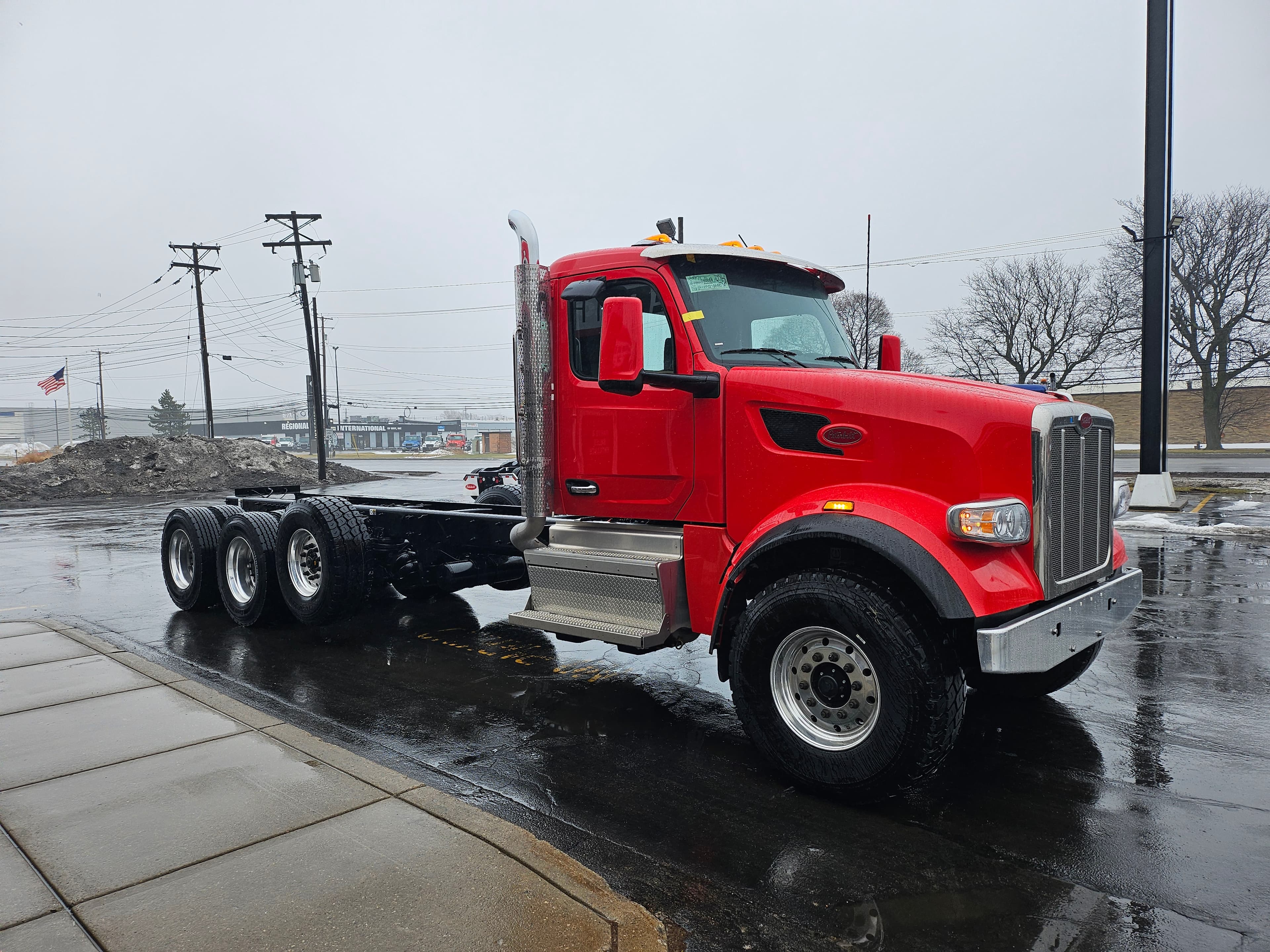 2025 Peterbilt 567 in BUFFALO, NY — photo 2