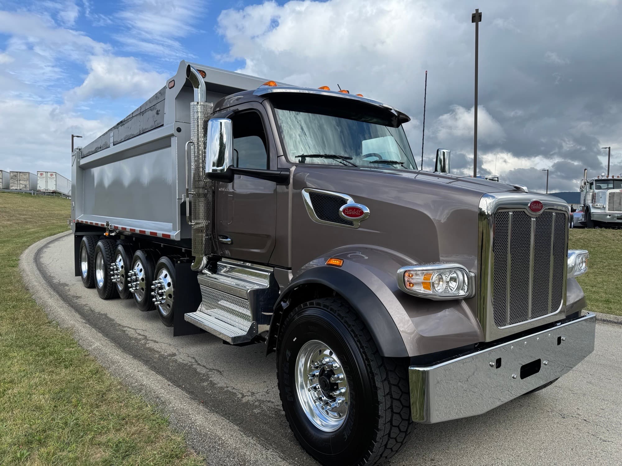 2026 Peterbilt 567 in EAU CLAIRE, PA — photo 2