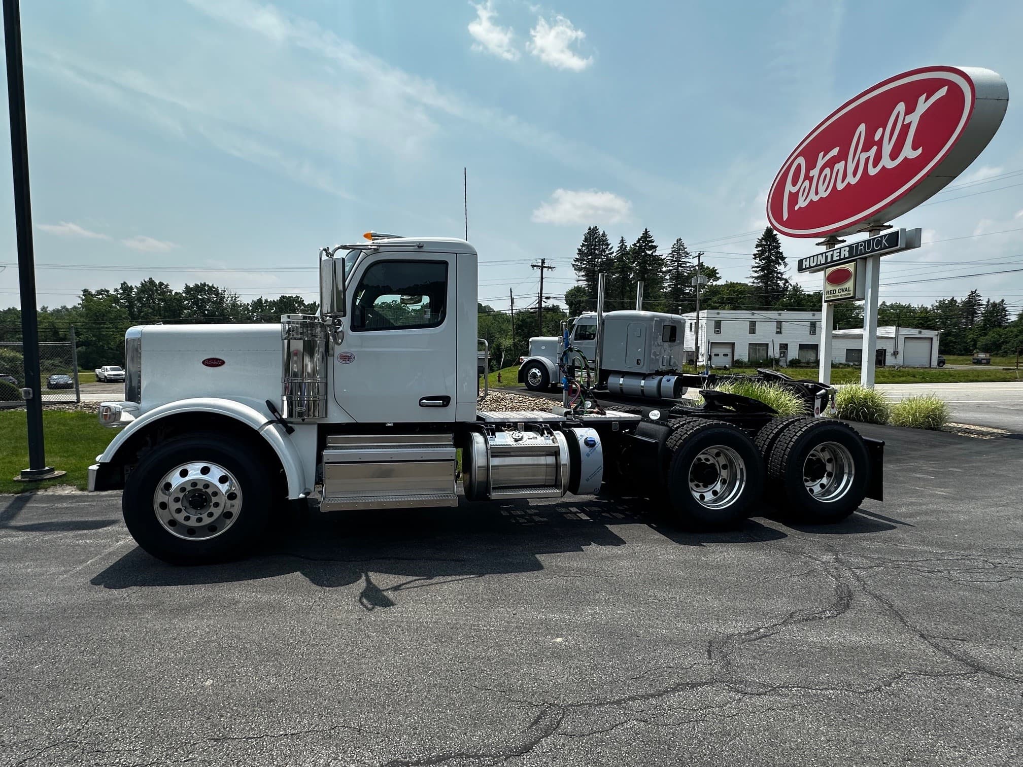 2026 Peterbilt 589 in BUTLER, PA — photo 2