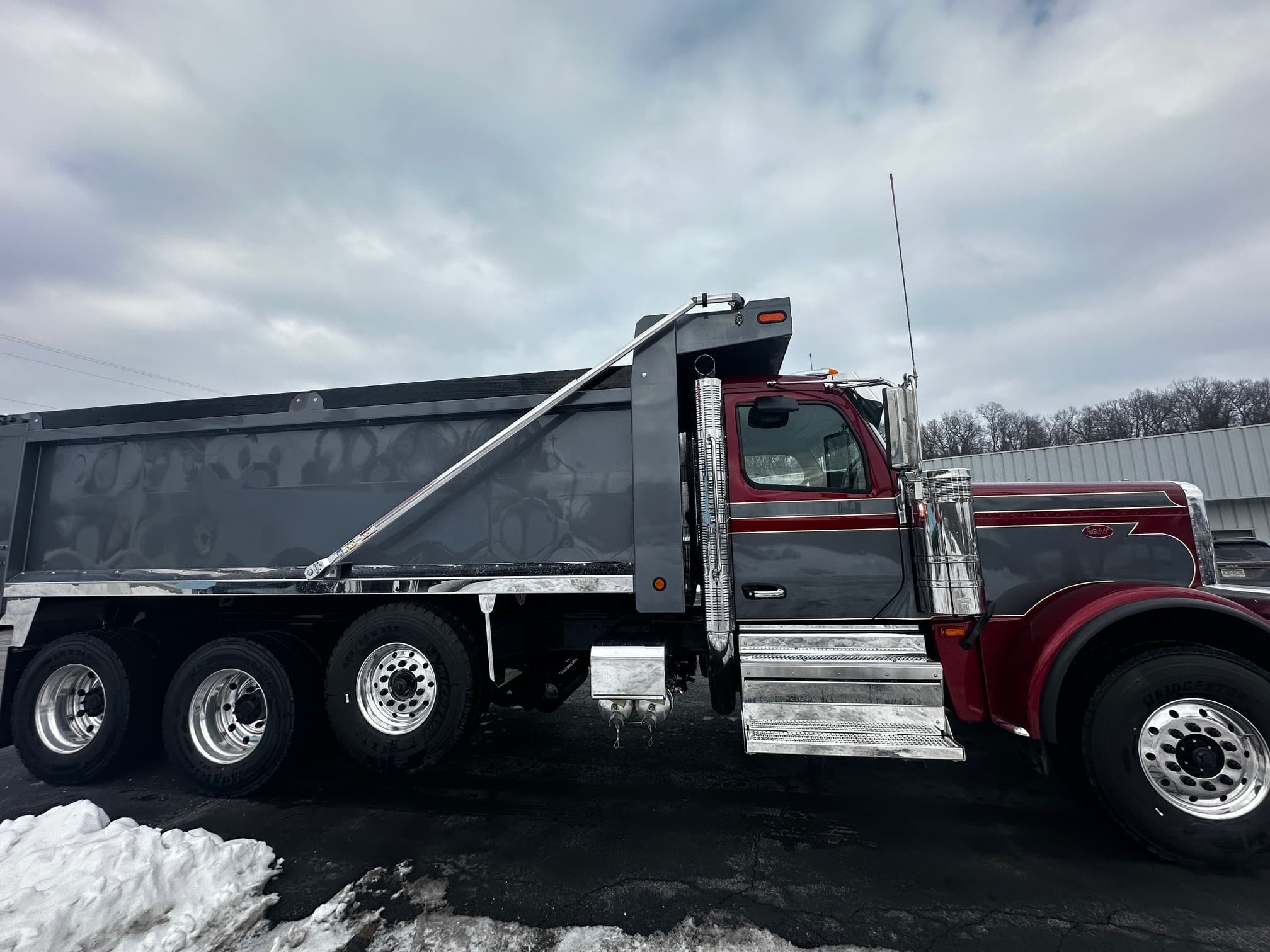 2026 Peterbilt 589 in BUTLER, PA — photo 9