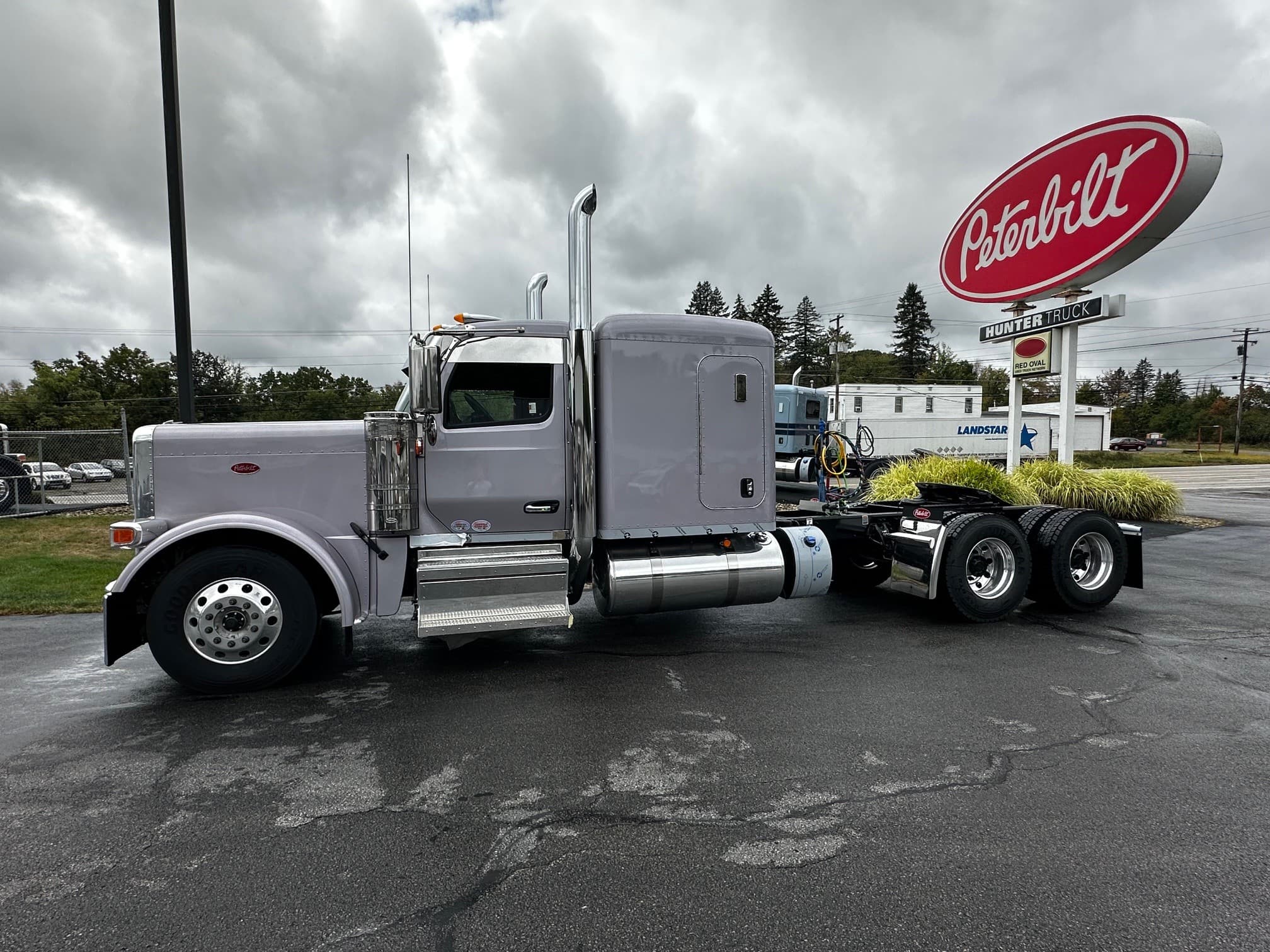2026 Peterbilt 589 in BUTLER, PA — photo 2