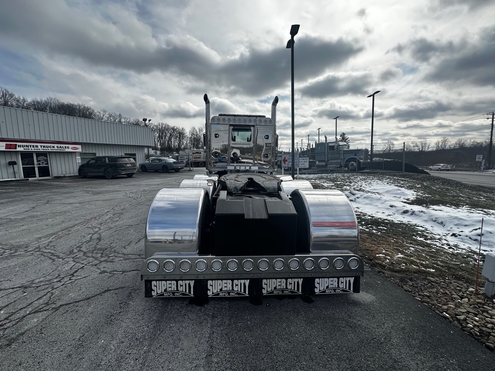 2026 Peterbilt 589 in BUTLER, PA — photo 11