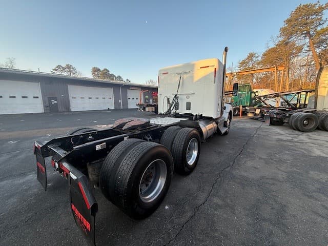 2020 Kenworth T880 in CLARKSBURG, WV — photo 4