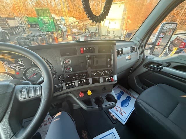 2020 Kenworth T880 in CLARKSBURG, WV — photo 11