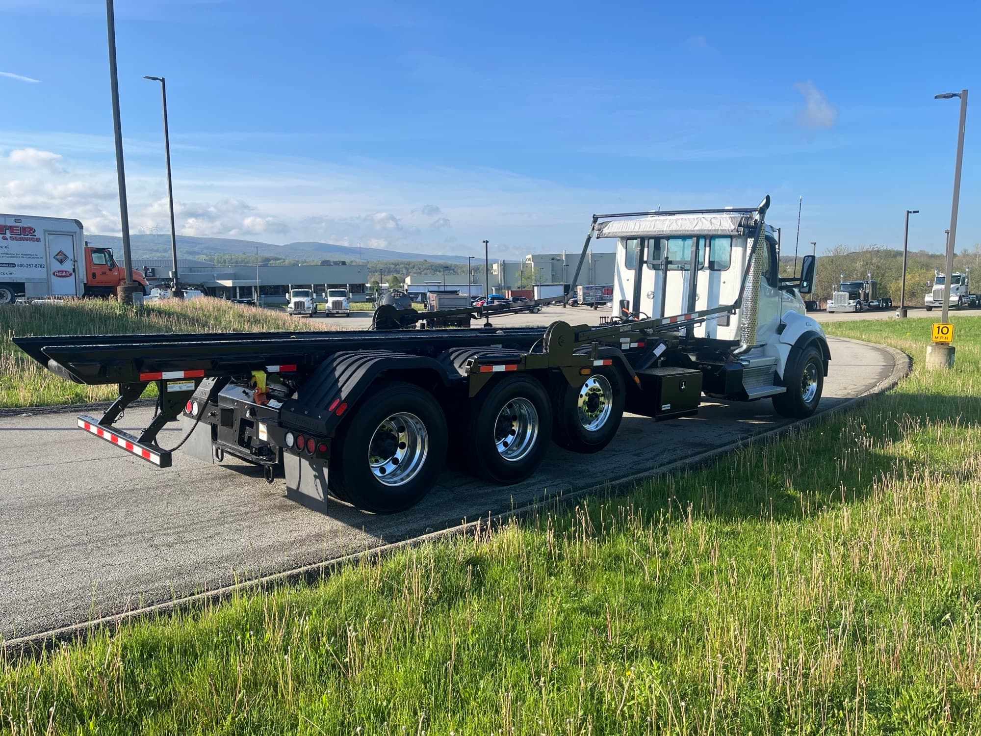 2024 Kenworth T880 in UNIONTOWN, PA — photo 4