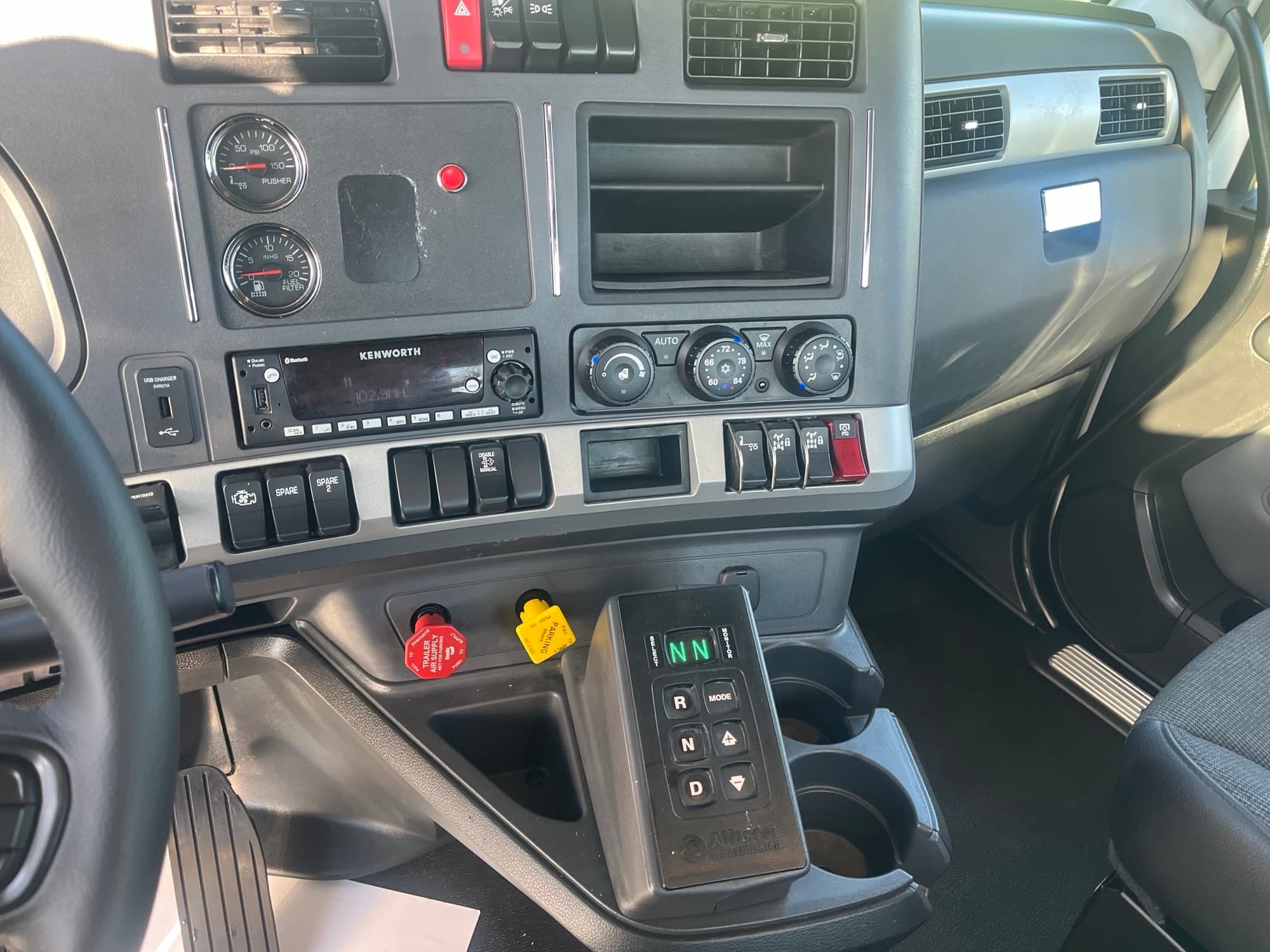 2024 Kenworth T880 in UNIONTOWN, PA — photo 14