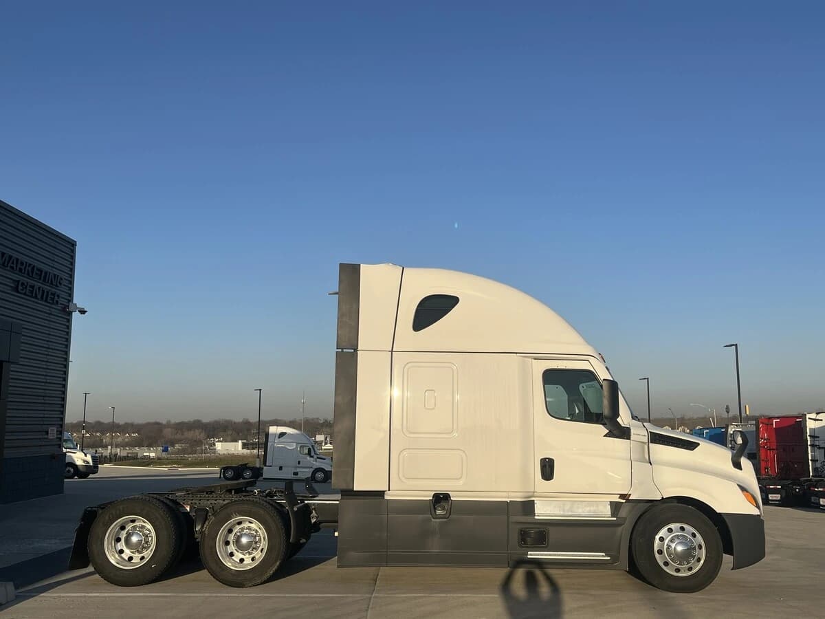 2024 Freightliner Cascadia in Chattanooga, TN — photo 19