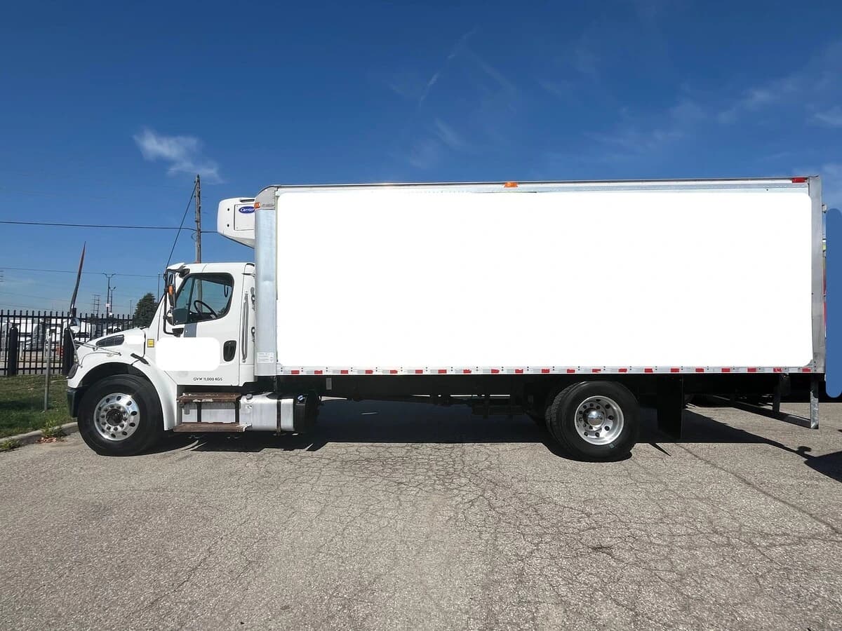 2019 Freightliner M2 106 in Hamilton, ON — photo 5