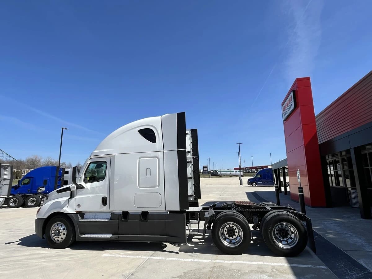 2023 Freightliner Cascadia in Chattanooga, TN — photo 11