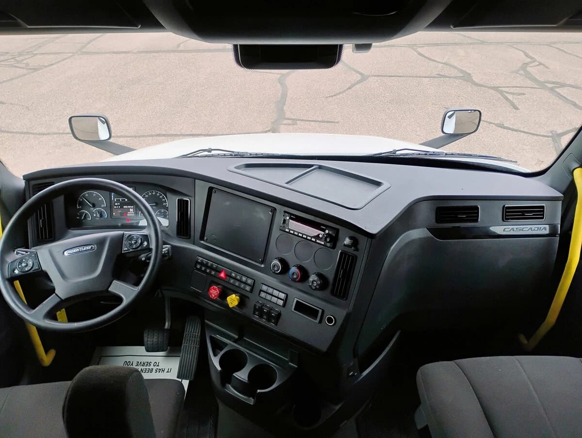 2024 Freightliner Cascadia in Chattanooga, TN — photo 16