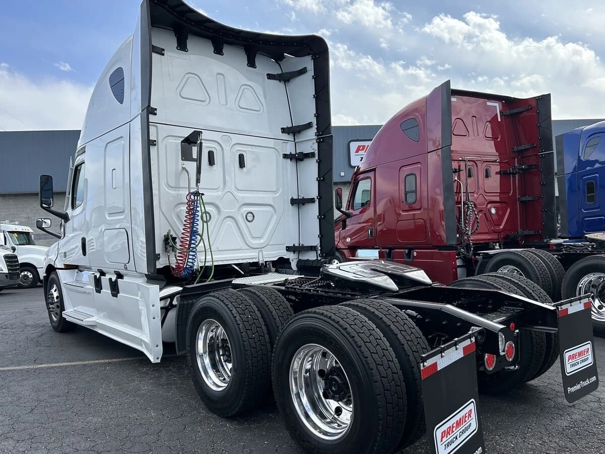 2024 Freightliner Cascadia in Chattanooga, TN — photo 3