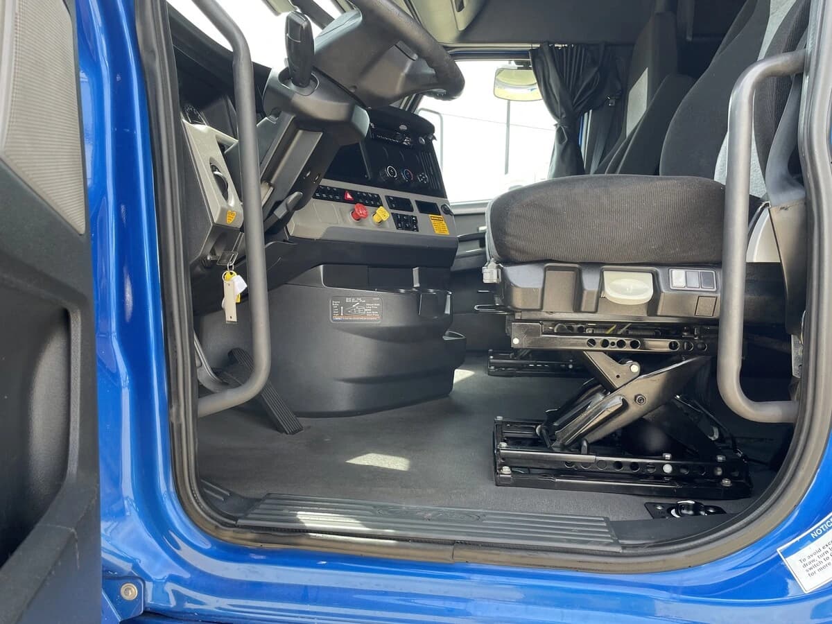 2021 Freightliner Cascadia in Chattanooga, TN — photo 17