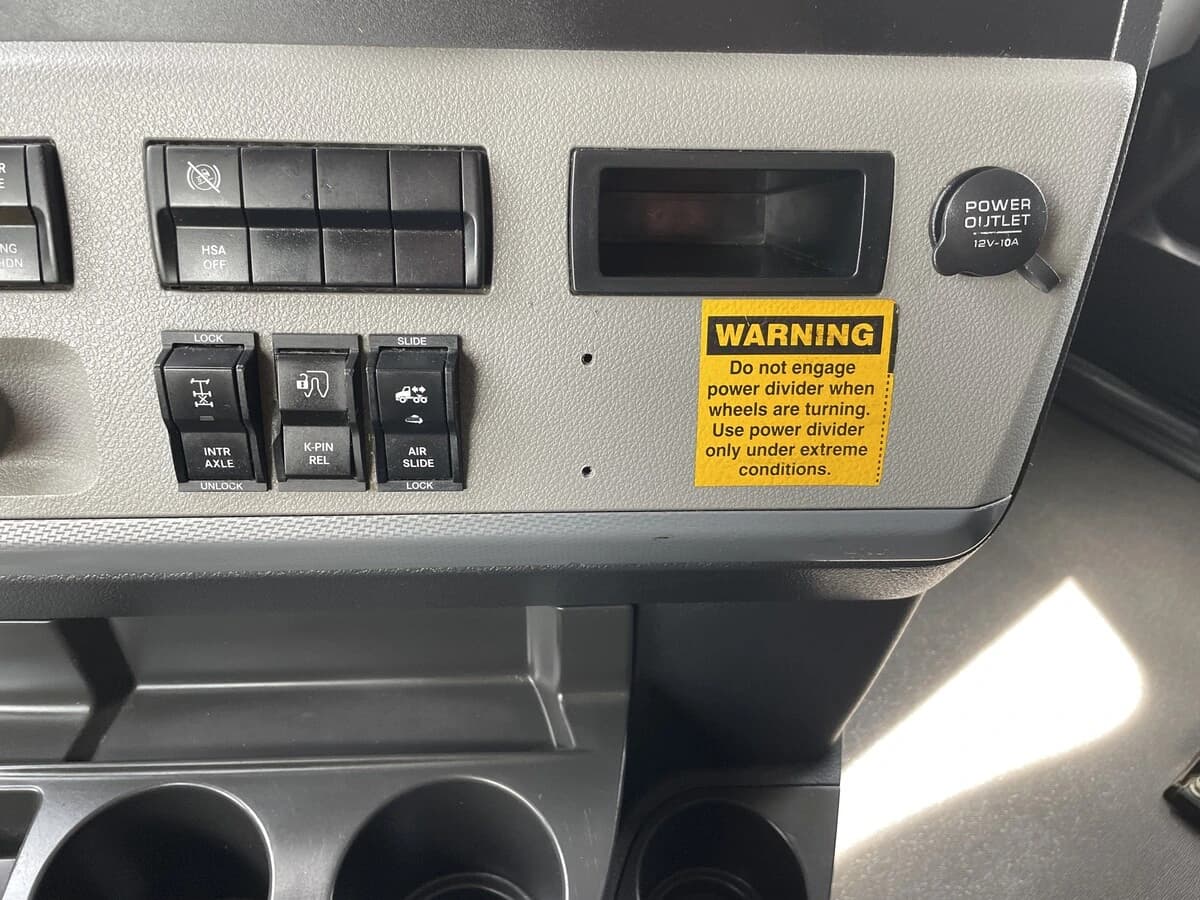 2021 Freightliner Cascadia in Chattanooga, TN — photo 25