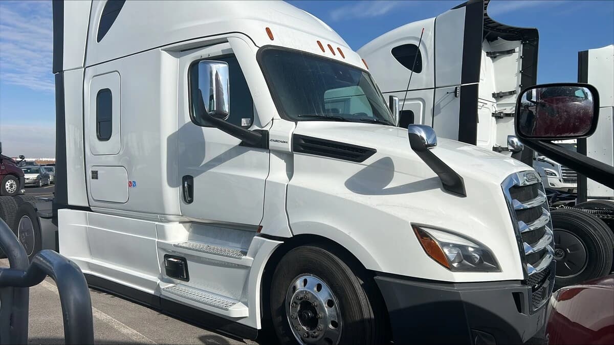 2024 Freightliner Cascadia in Salt Lake City, UT — photo 2