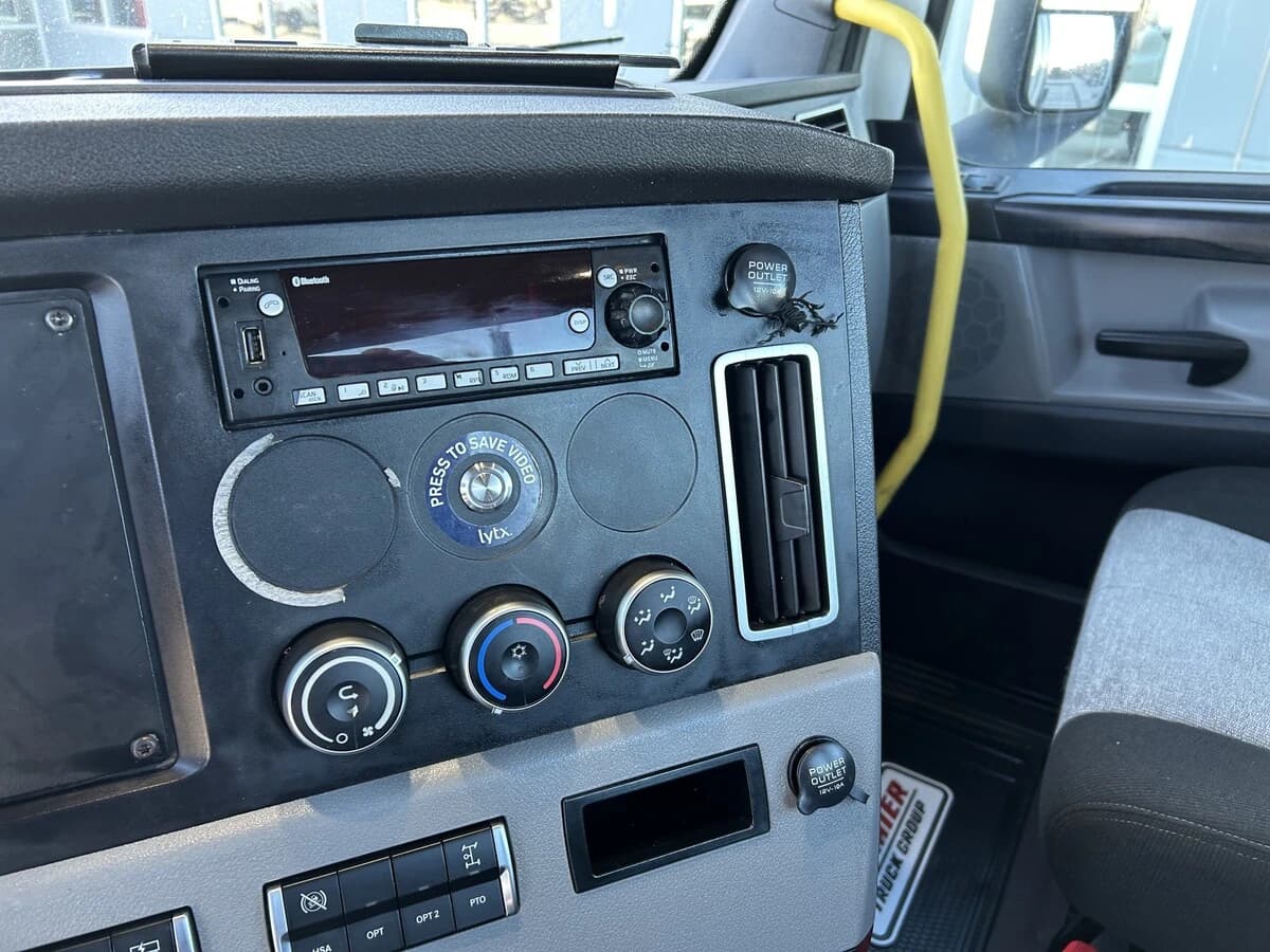2023 Freightliner Cascadia in Amarillo, TX — photo 18