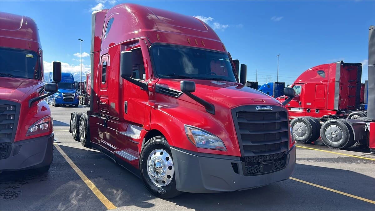 2022 Freightliner Cascadia in Salt Lake City, UT — photo 2