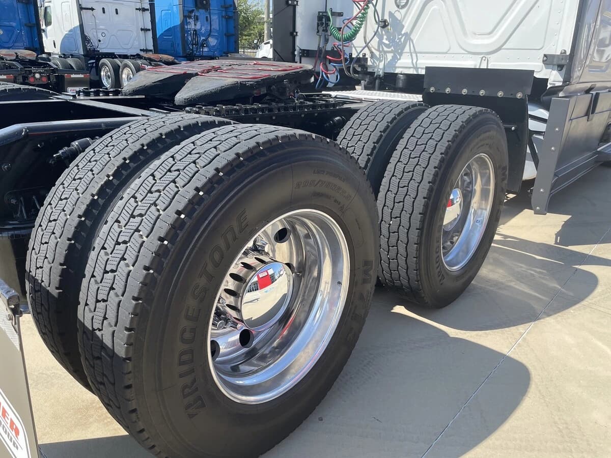 2023 Freightliner Cascadia in Chattanooga, TN — photo 6