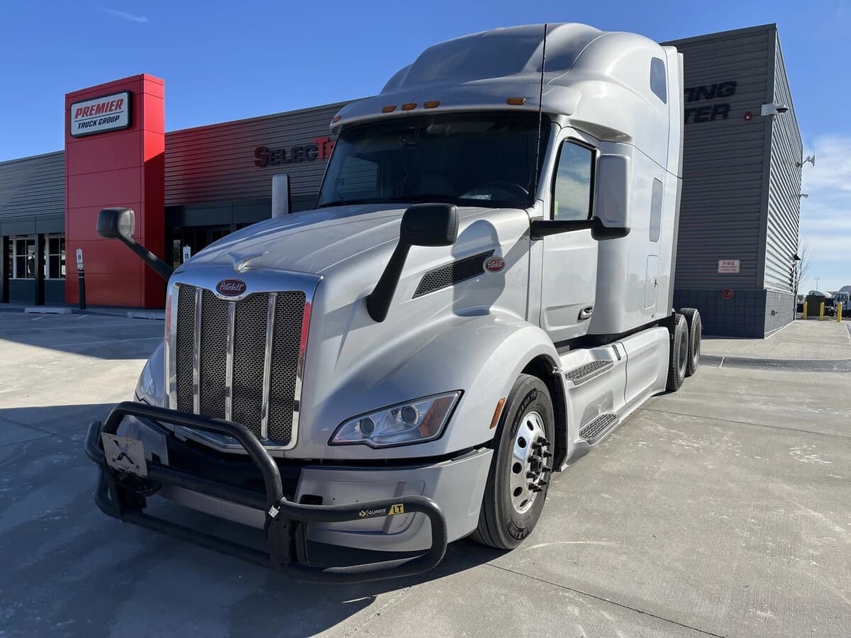 2023 Peterbilt 579