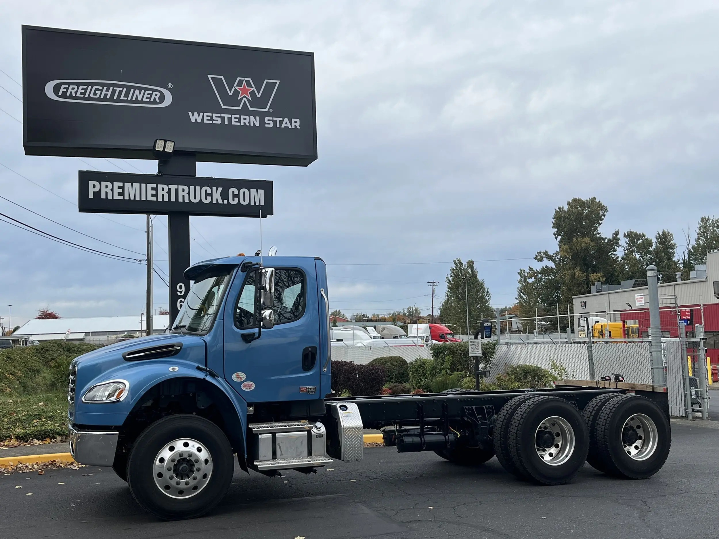 2025 Freightliner M2 106