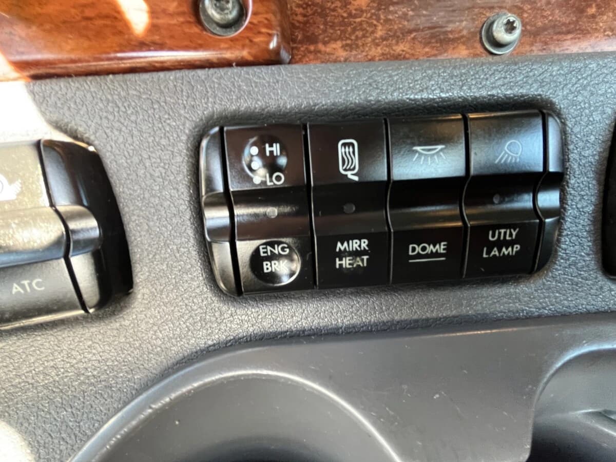 2012 Freightliner Cascadia in Mississauga, ON — photo 26