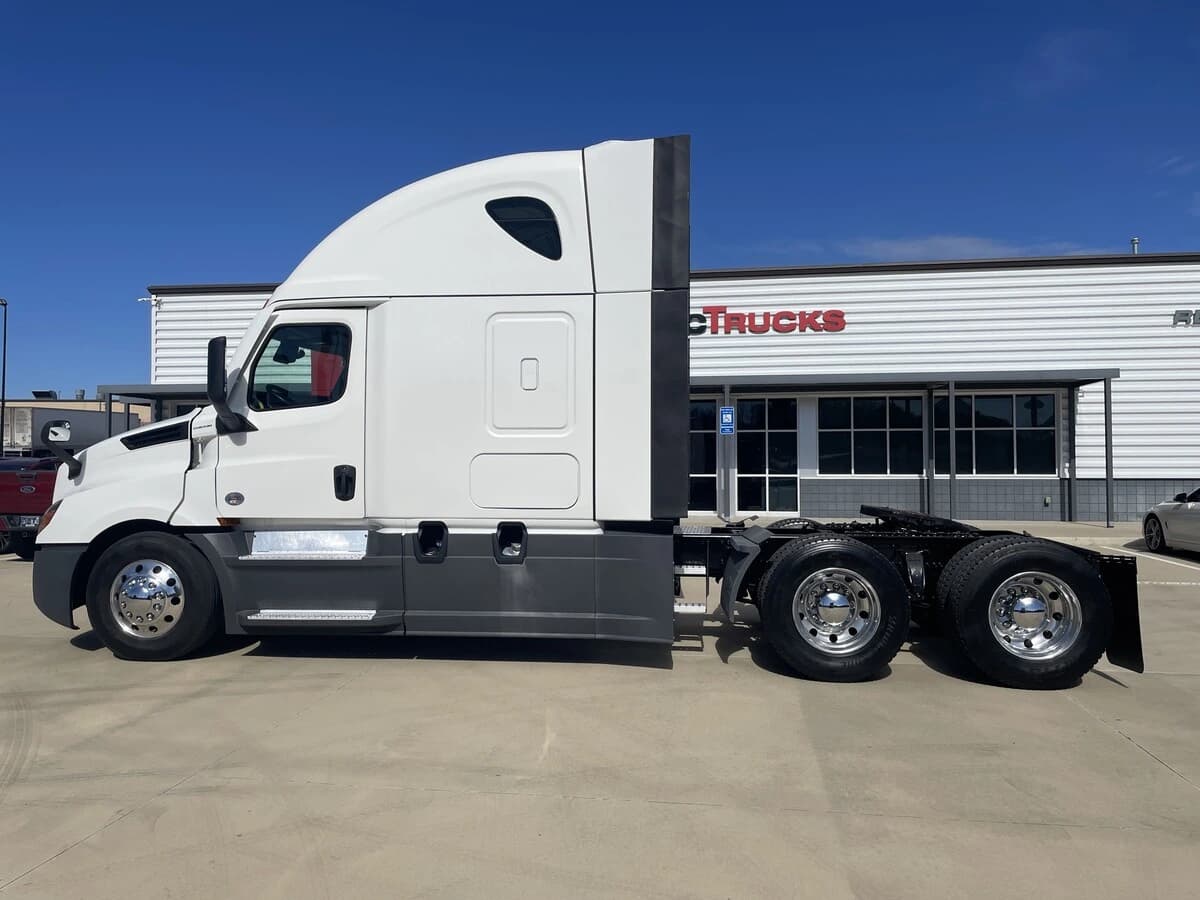 2024 Freightliner Cascadia in Chattanooga, TN — photo 16