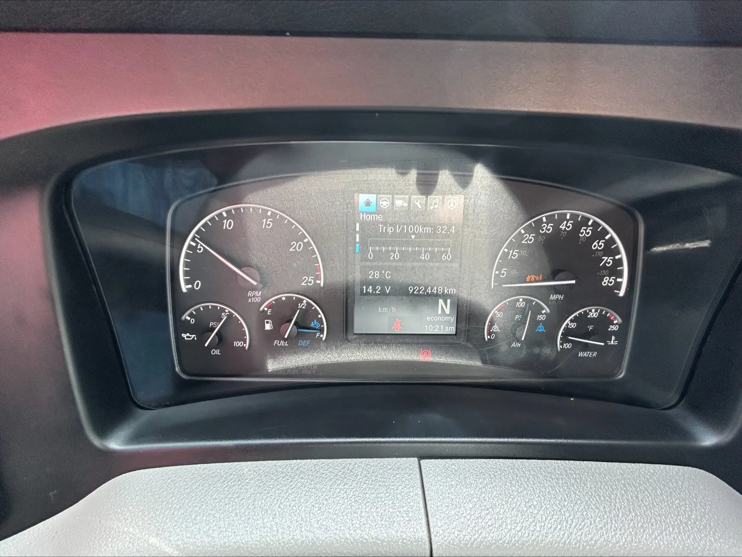 2020 Freightliner Cascadia in Winnipeg, MB — photo 8