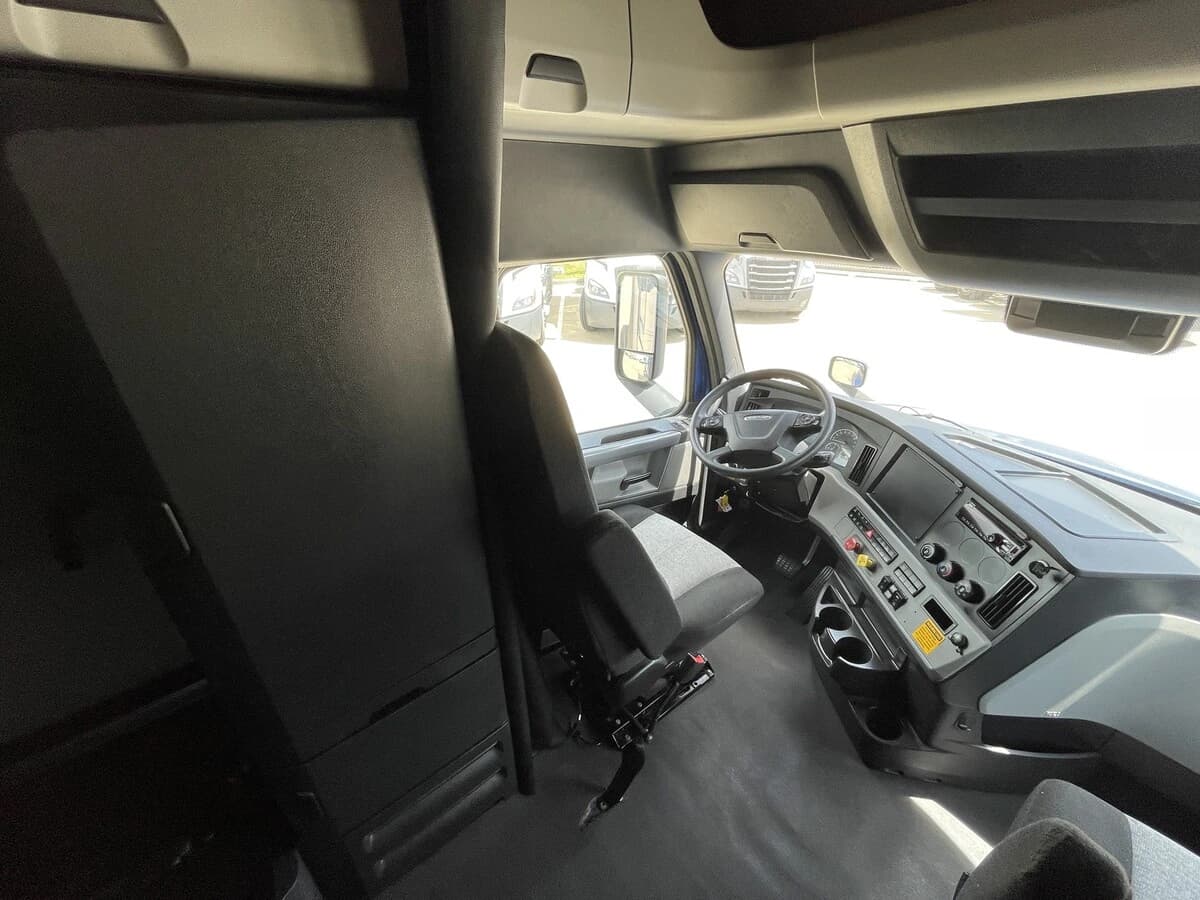2021 Freightliner Cascadia in Chattanooga, TN — photo 31