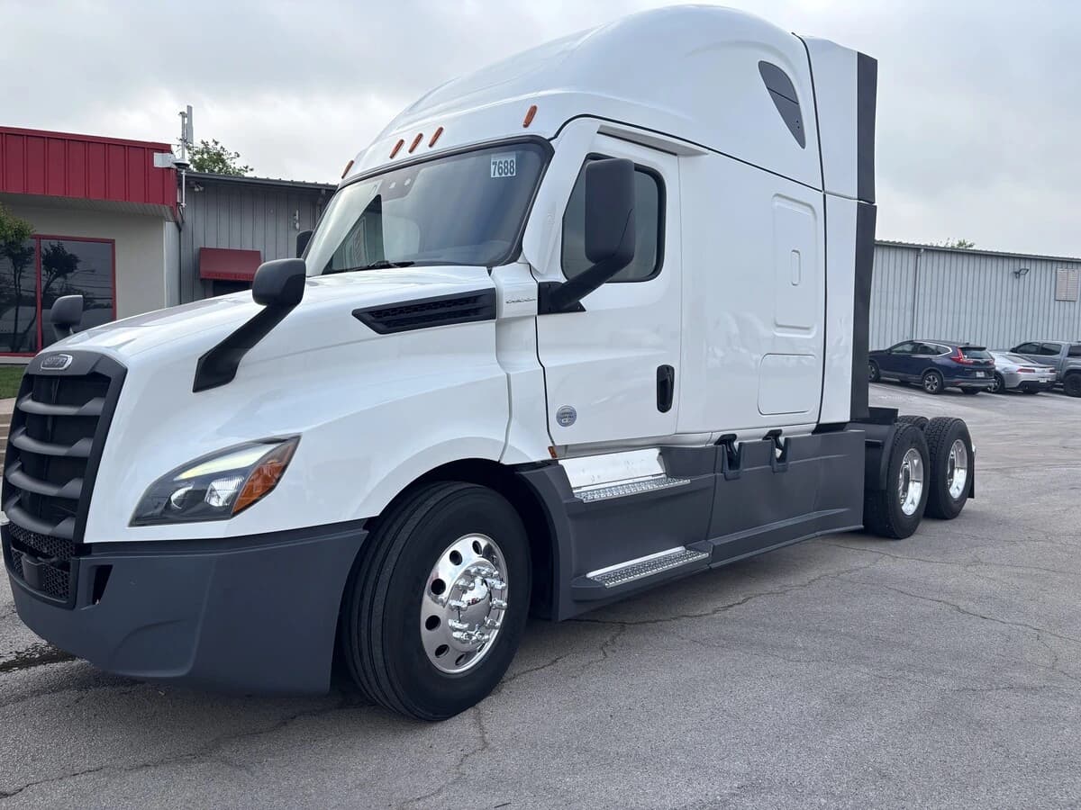 2023 Freightliner Cascadia