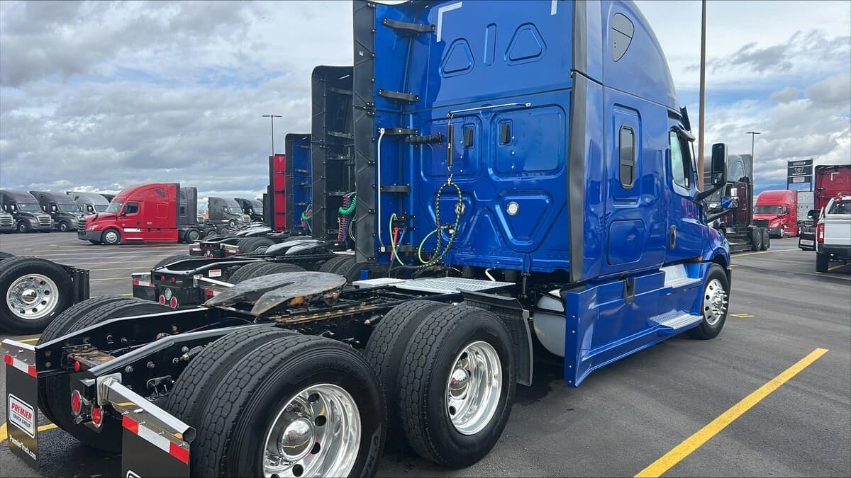 2024 Freightliner Cascadia in Salt Lake City, UT — photo 4