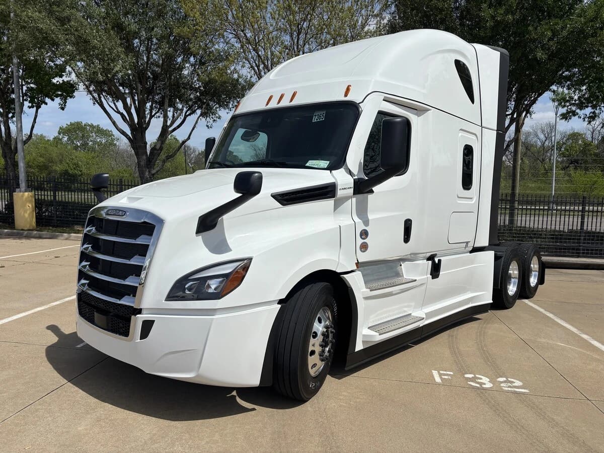 2027 Freightliner Cascadia