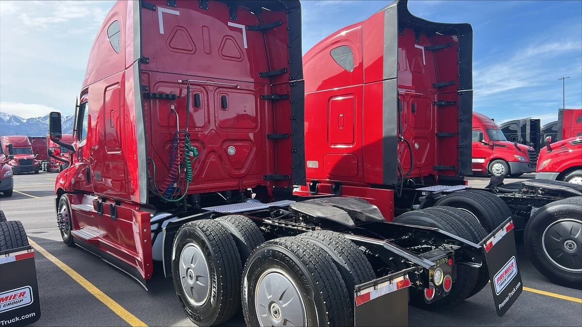 2022 Freightliner Cascadia in Salt Lake City, UT — photo 4
