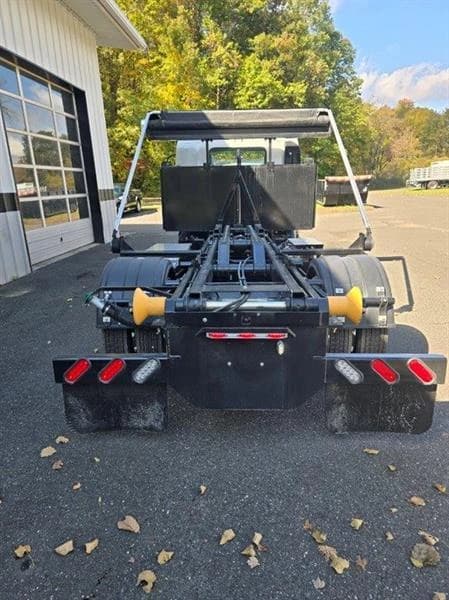 2024 Isuzu NRR in Danbury, CT — photo 12