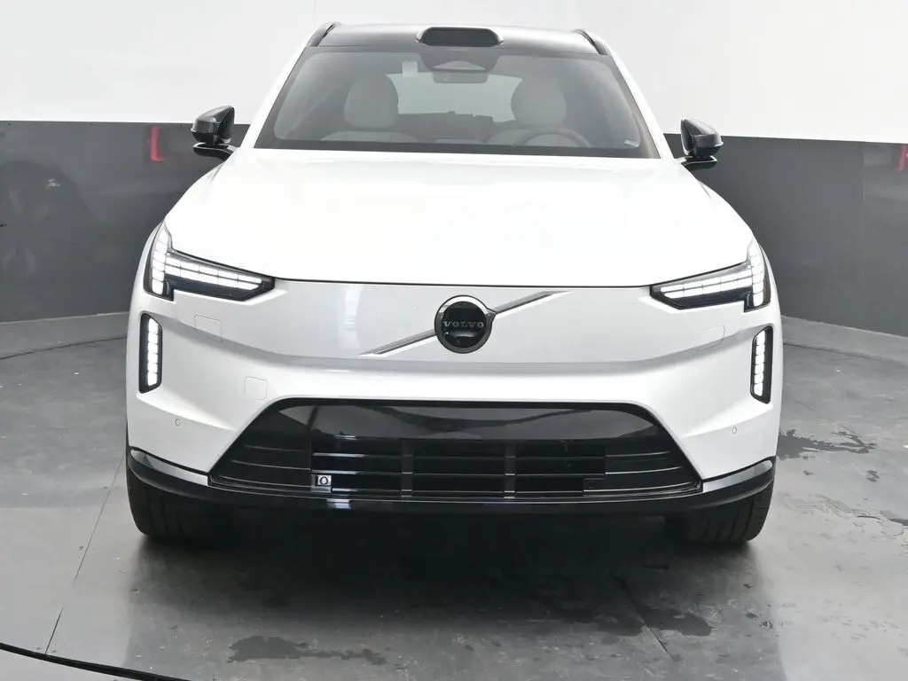 2025 Volvo