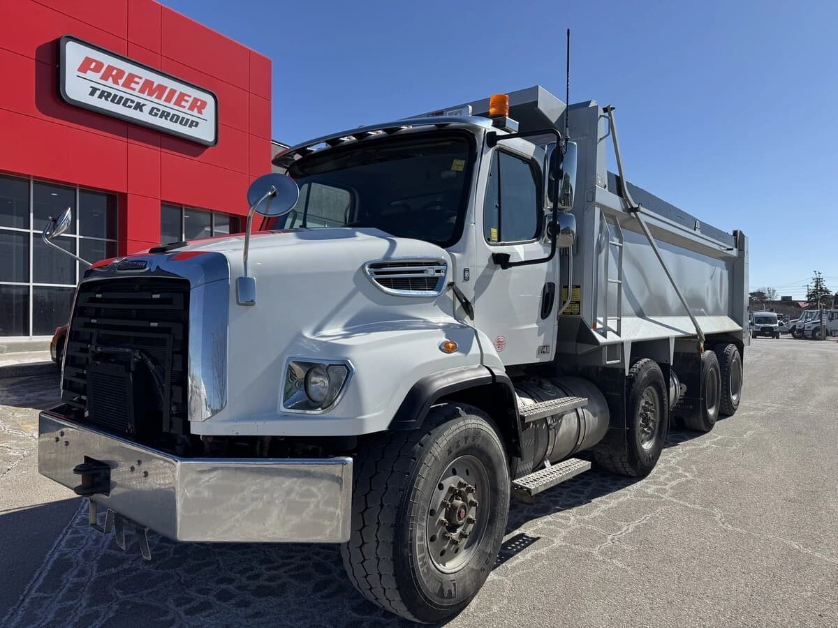 2022 Freightliner 114SD