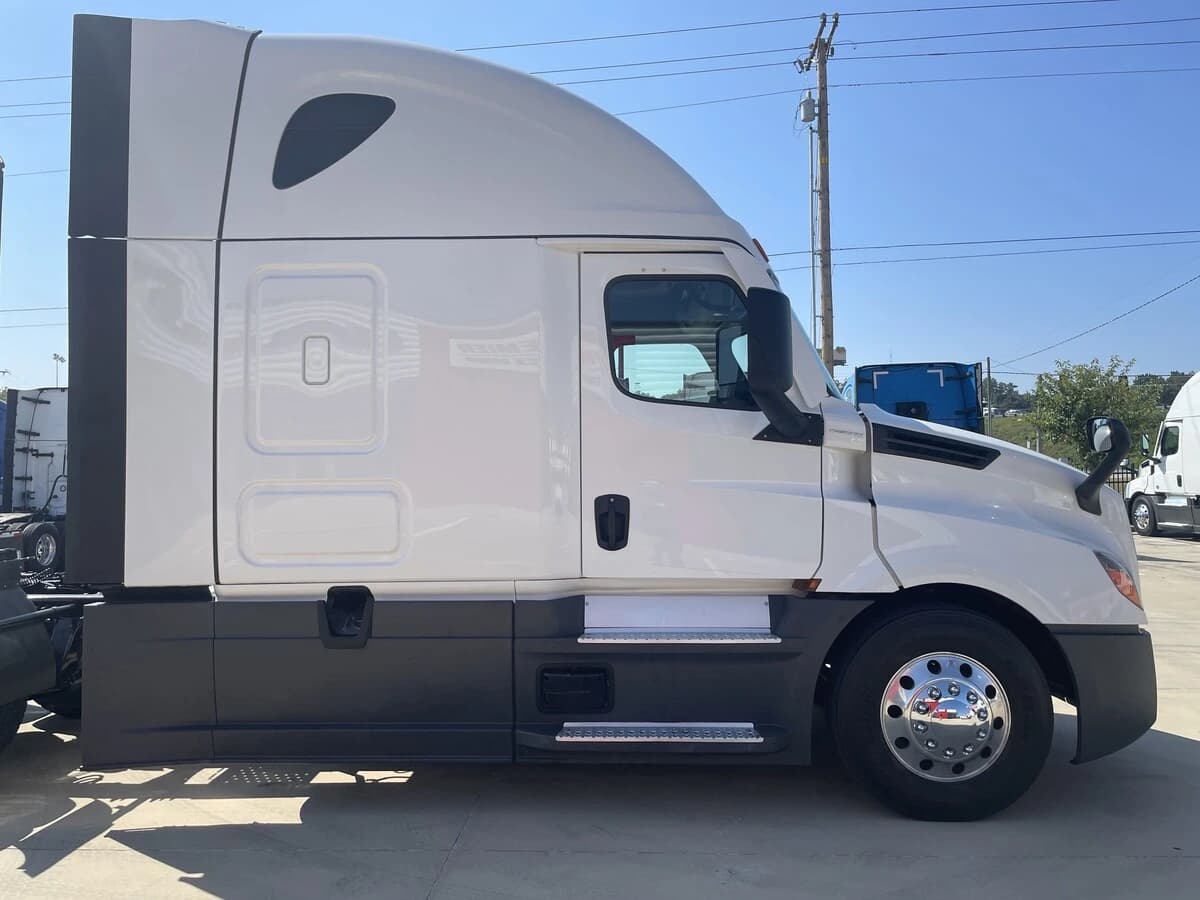 2024 Freightliner Cascadia in Chattanooga, TN — photo 4