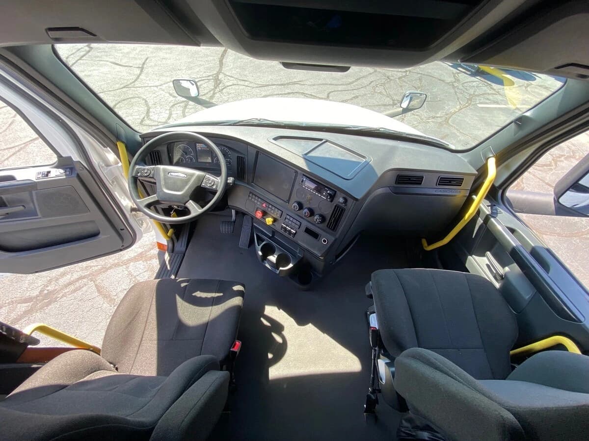 2024 Freightliner Cascadia in Chattanooga, TN — photo 14