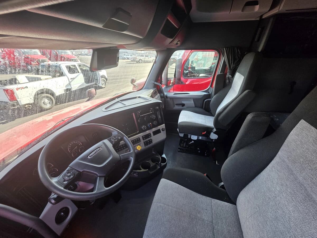 2022 Freightliner Cascadia in Salt Lake City, UT — photo 6