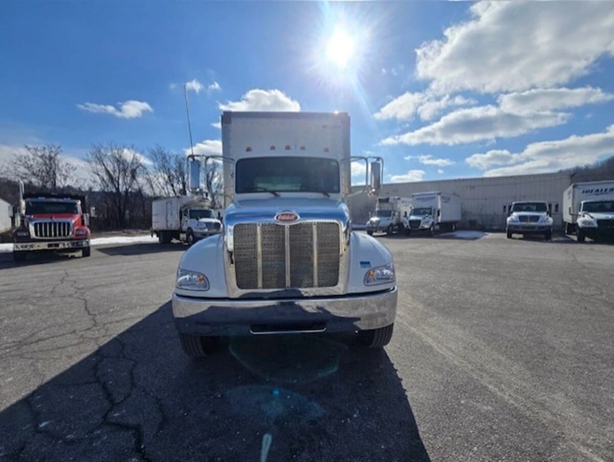2022 Peterbilt 337