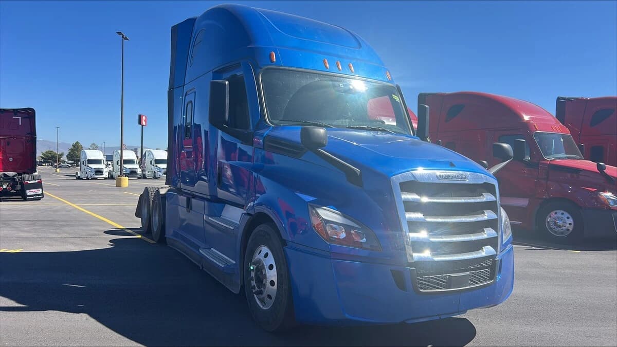 2022 Freightliner Cascadia in Salt Lake City, UT — photo 3