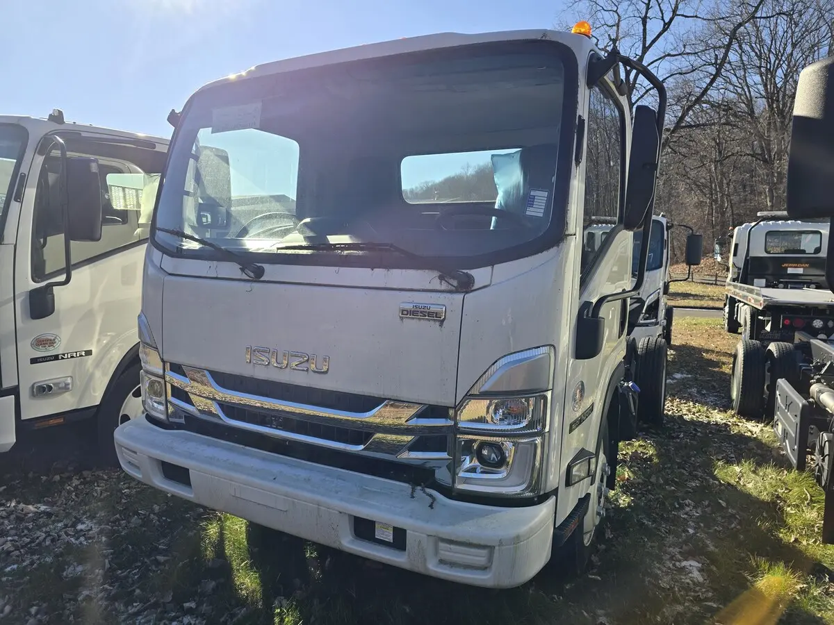 2025 Isuzu NRR