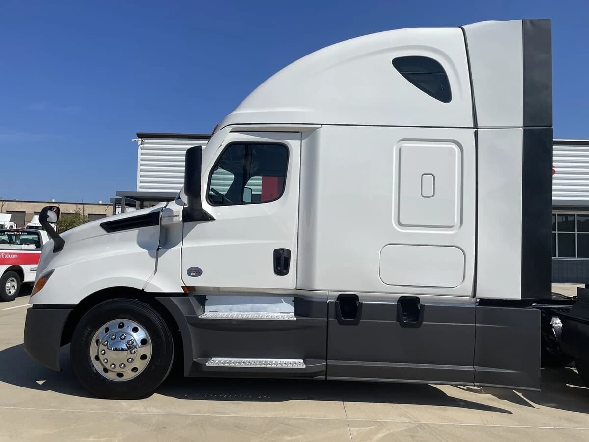 2023 Freightliner Cascadia in Chattanooga, TN — photo 14