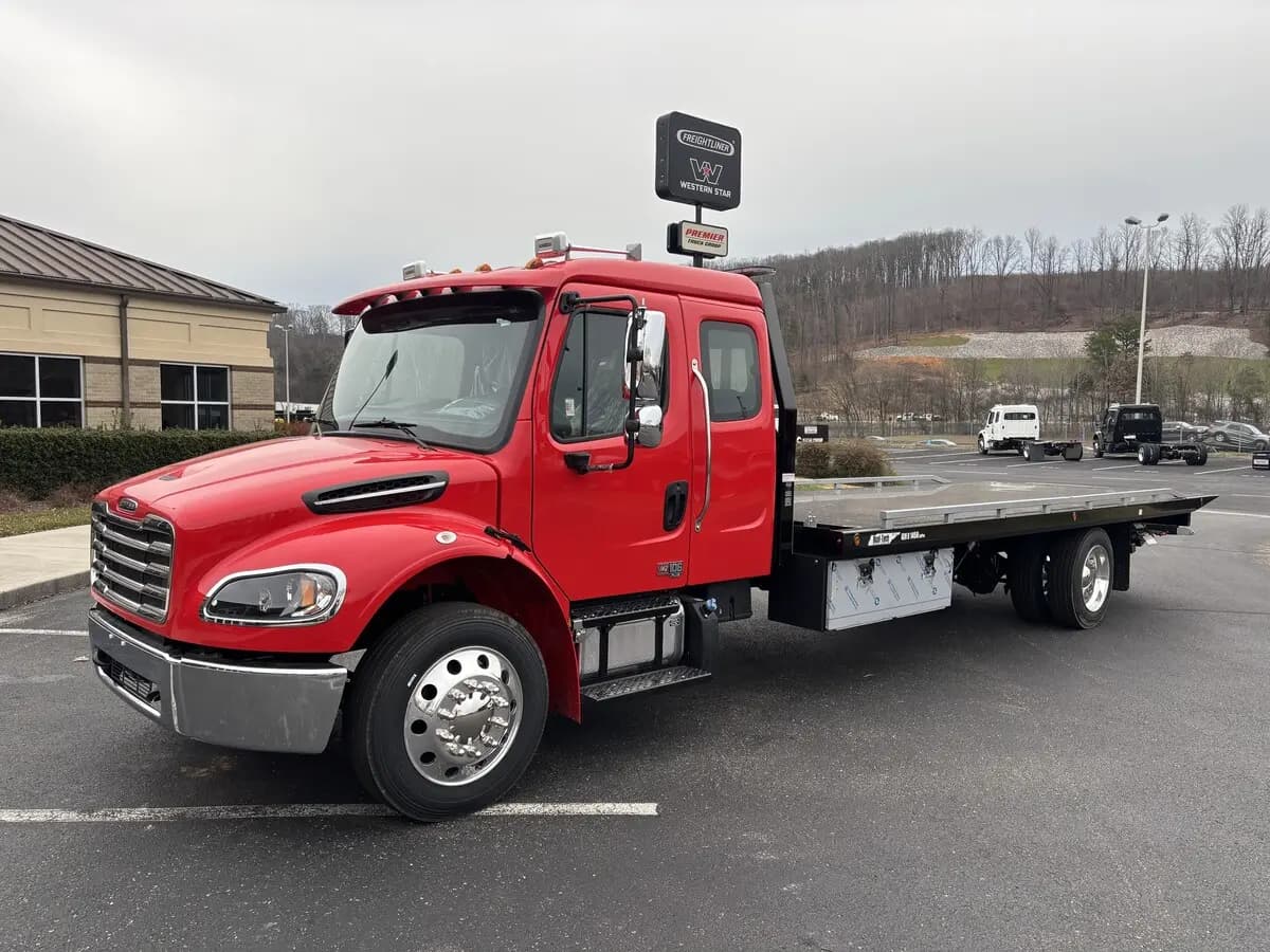 2025 Freightliner M2 106