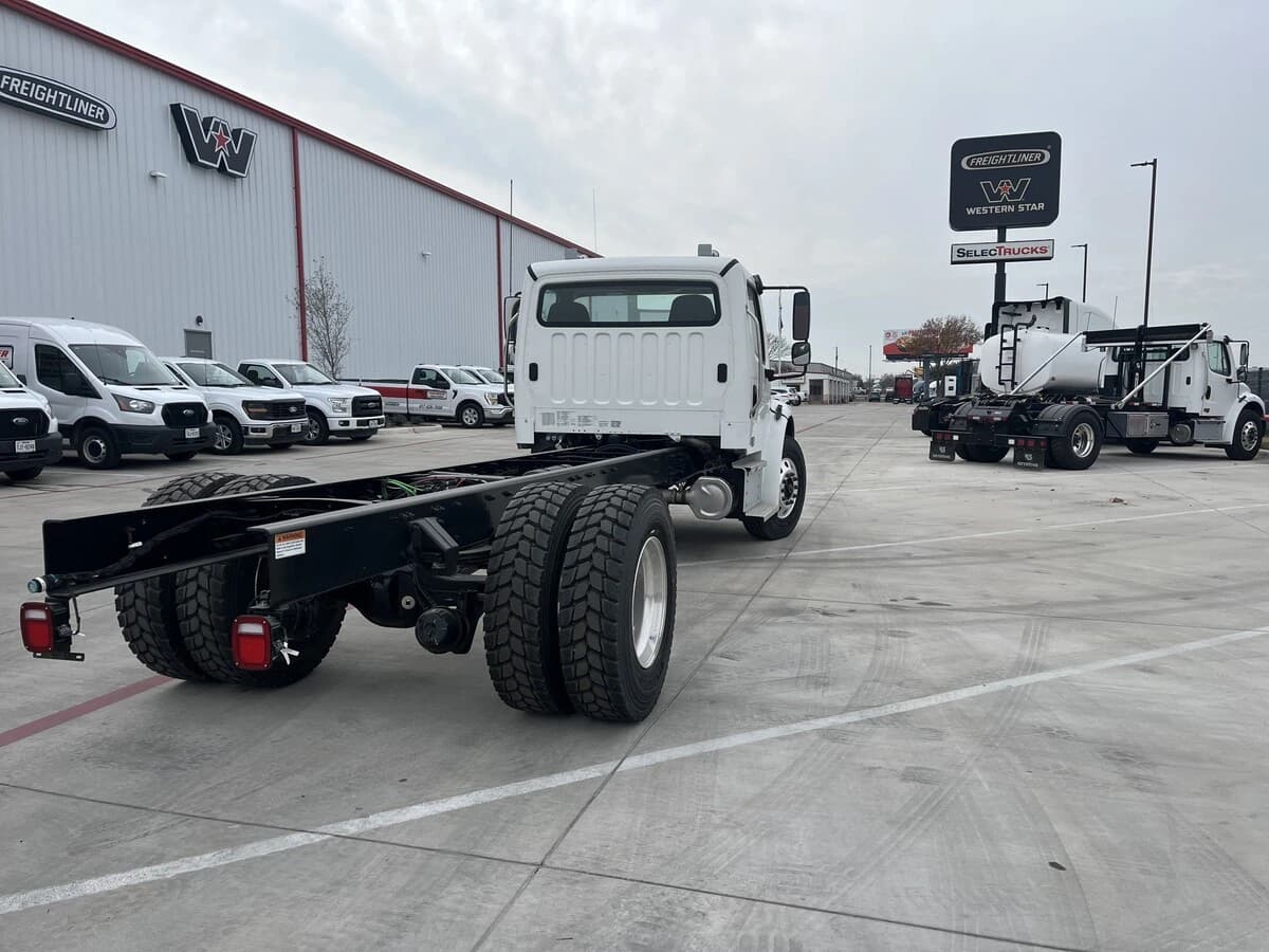 2026 Freightliner M2 106 in Fort Worth, TX — photo 4
