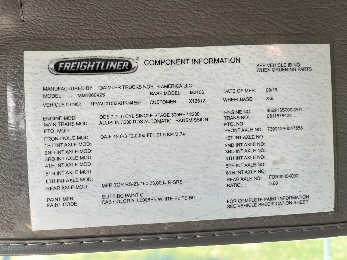 2019 Freightliner M2 106 in Hamilton, ON — photo 15