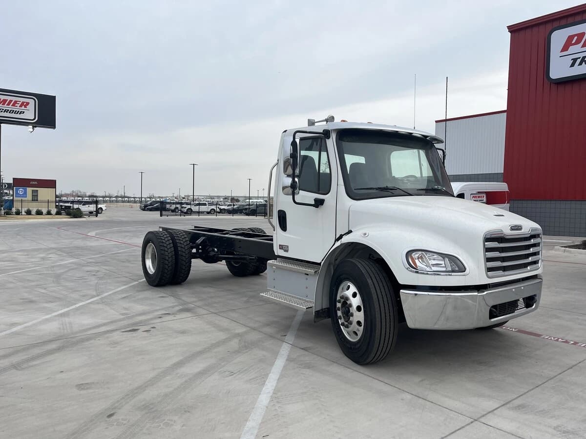 2026 Freightliner M2 106 in Fort Worth, TX — photo 3