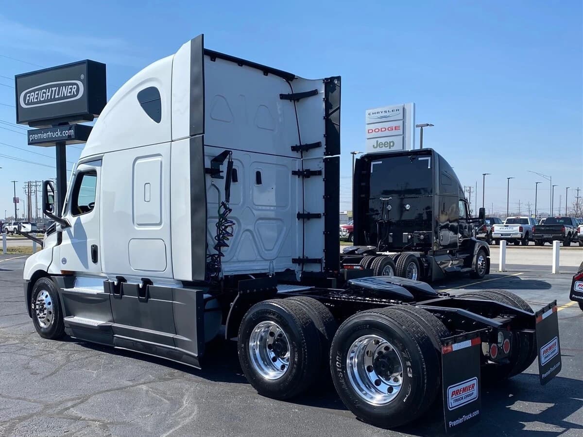 2024 Freightliner Cascadia in Chattanooga, TN — photo 3