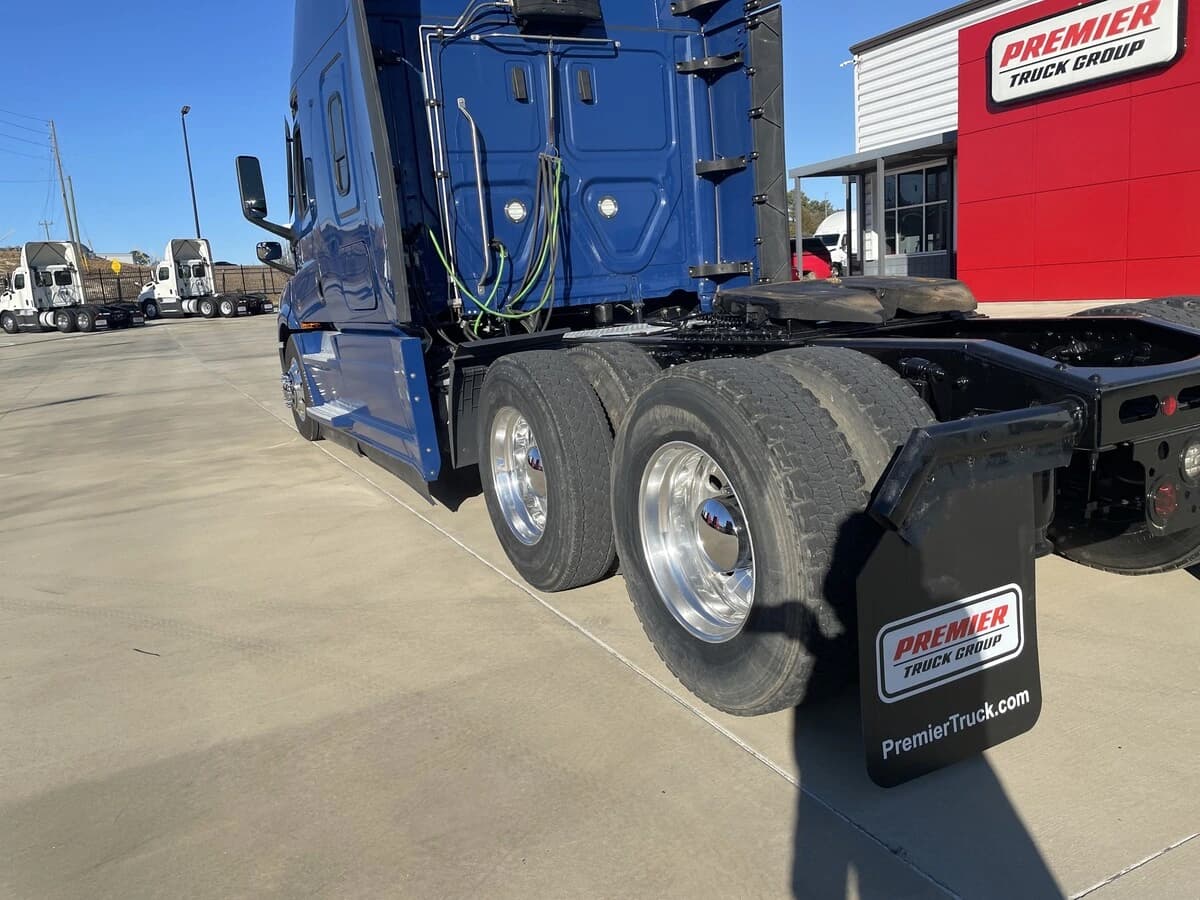 2023 Freightliner Cascadia in Chattanooga, TN — photo 11