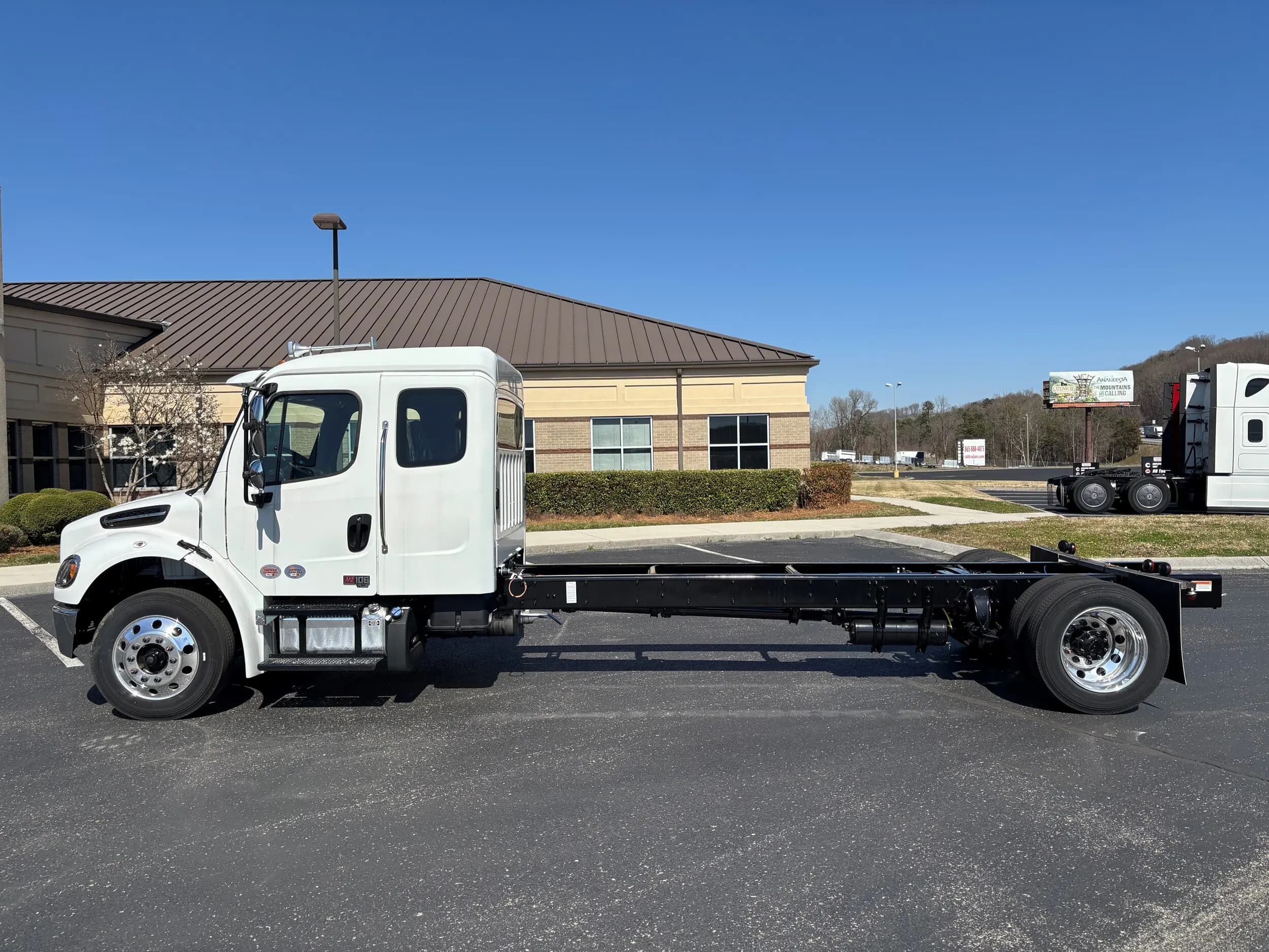 2025 Freightliner M2 106 in Knoxville, TN — photo 8